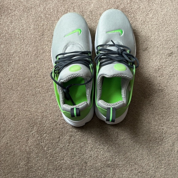 Nike Prestos Kids Sneakers - Gray and Green